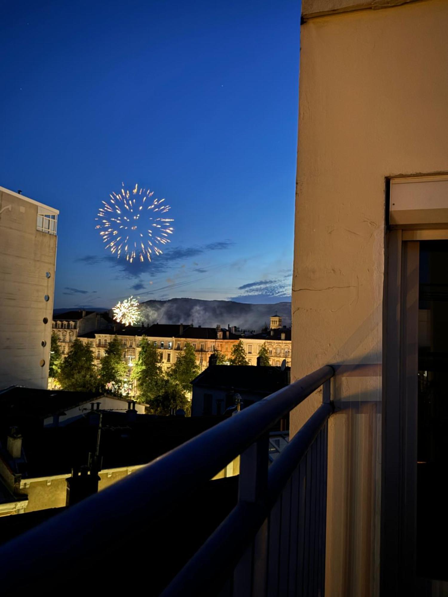 Terrasse Au Coeur De Valence 54